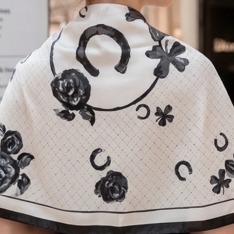 Damen Seidentuch Kleeblatt, schwarz-weiss 180 x 90 cm