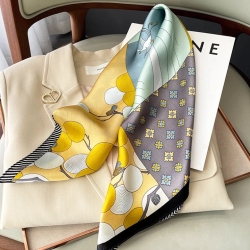 Designer-Schal Hochzeit, gelb, Seide, neu, 70 x 70 cm Designer-Schal Hochzeit, gelb, Seide, neu, 70 x 70 cm