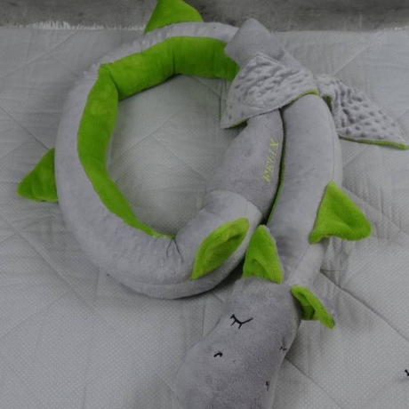 Bettschlange Drache, Puckschnecke, Bettrolle, Wickeltischrolle