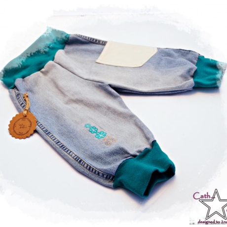 Upcycling Jeans-Shorts Flower Gr. 110/116