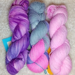 handgefärbte Wolle, Sockenwolle mit Merino, Wolle, Merinowolle