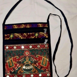 Handgearbeitete Damenschultertasche - Baumwolle mit Stickerei