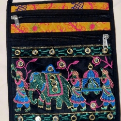 Handgearbeitete Damenschultertasche - Baumwolle mit Stickerei