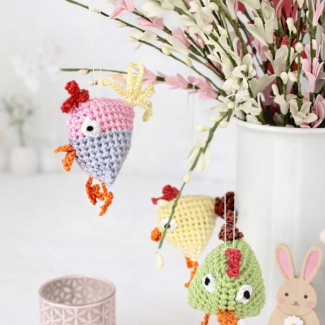 Gehäkelte Hühner – Osterdeko zum Aufhängen 2er Set