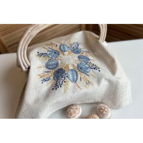 1 Deckchen, Blaue Eier, handgestickt, 42x42 cm, HU 73