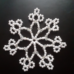 Perlenstern,Schneeflocke, weiß/kristall, Handarbeit