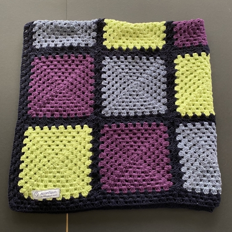 Gehäkelte Granny Square Kniedecke- Kinderdecke - 3 - 
