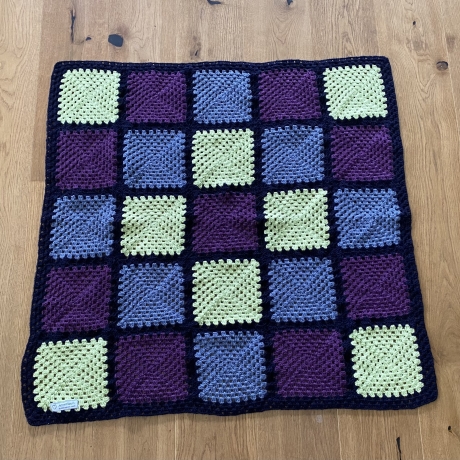 Gehäkelte Granny Square Kniedecke- Kinderdecke - 3 - 