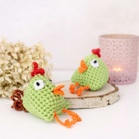 Gehäkelte Hühner – Osterdeko zum Aufhängen 2er Set