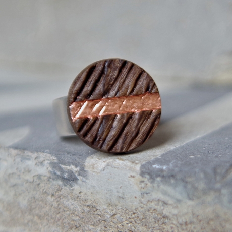 Ring aus Holz – alte Eiche mit Kupfer auf 925 Silber