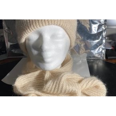Damen-Winter-Beanie-Mütze, Bömmel + integrierter Schal, neu