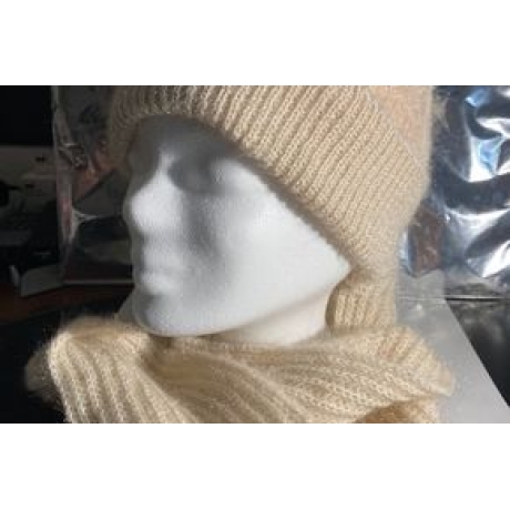 Damen-Winter-Beanie-Mütze, Bömmel + integrierter Schal, neu