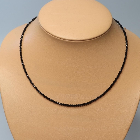 925er Collier mit facettierten schwarzen Turmalin Briolettes