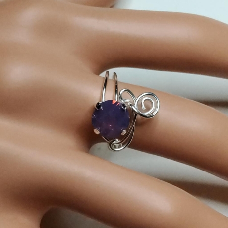 925er Ring gedrahtet mit Swarovski® Xirius 8mm cyclamen opal