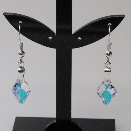 925er Ohrringe mit Swarovski® Rhombus crystal AB