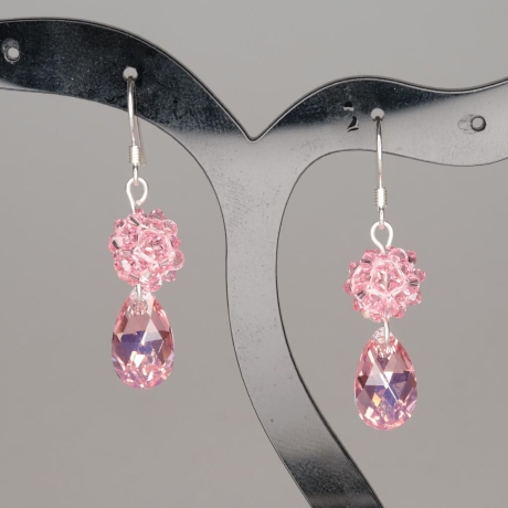 925er Ohrringe mit Swarovski® Kugeln light rose und Tropfen