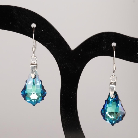 925er Ohrringe mit Swarovski® Baroque Tropfen 16mm bermuda blue