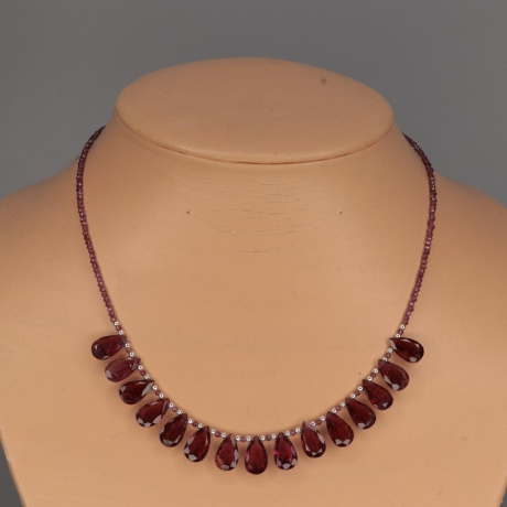 925er Collier mit Granat (Rhodolith) Briolettes und Tropfen