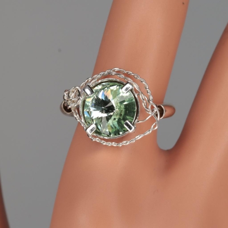 925er Ring gefasst mit Swarovski® Rivoli 14mm chrysolite gedrahte