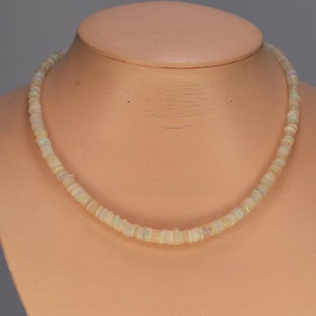 925er Collier mit bunt schillernden äthiopischen Welo Opal Reifen