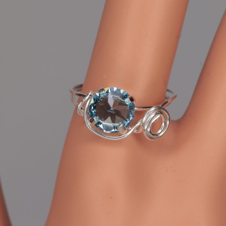 925er Ring mit Swarovski® Xirius aquamarine ignite 8mm gedrahtet