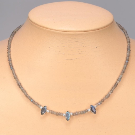 925er Collier mit blau schimmernden Labradorit Navettes