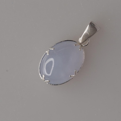 925er Anhänger mit ovalem Chalzedon Cabochon
