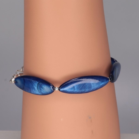 925er Armband mit gefärbten Perlmutt Ellipsen