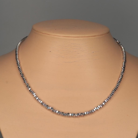 925er Kette mit facettierten bedampften Hämatit Chokis