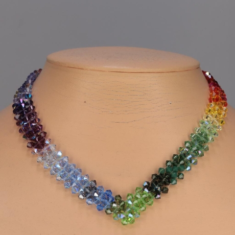 Kette aus 340 Swarovski® Xilions 4mm mit wunderschönem bunten Far