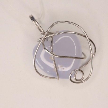 Edelstahl-Anhänger mit Chalcedon-Herz