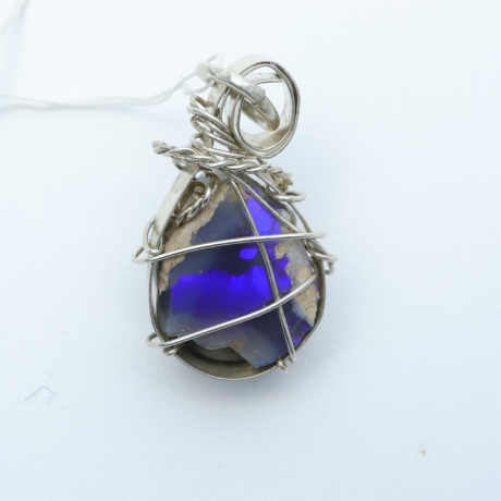 Handmade 925er Anhänger mit schönem schwarzen Opal tiefblau