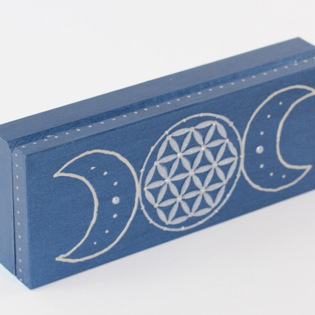Holz Kästchen in Blau mit Triple Moon Mond und Blume des Lebens