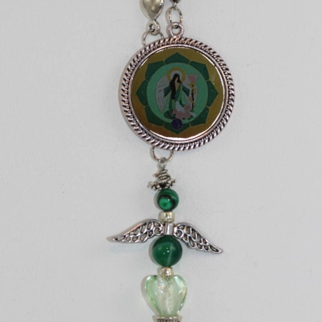 Erzengel Raphael Halskette mit Jade und Malachit Engel Pendel