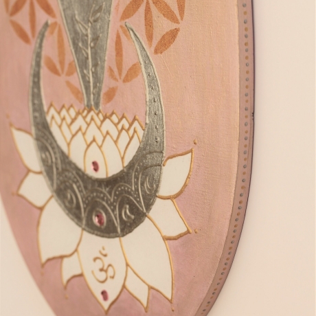 Mond Göttin in Lotus Wand Deko oval mit Blume des Lebens, rosa