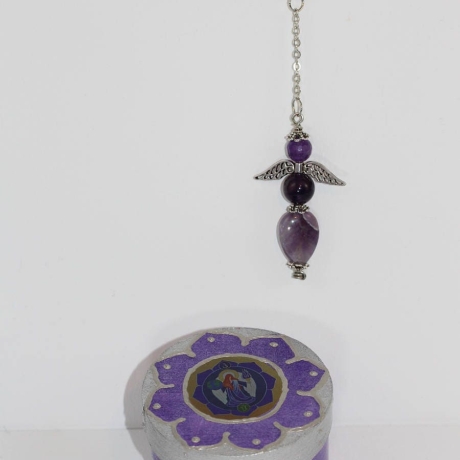 Amethyst Engel Pendel Halskette mit Erzengel Zadkiel in Lila