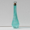 Bemalte Glas Flasche in Türkis Blau Weiß mit Schriftzug Love