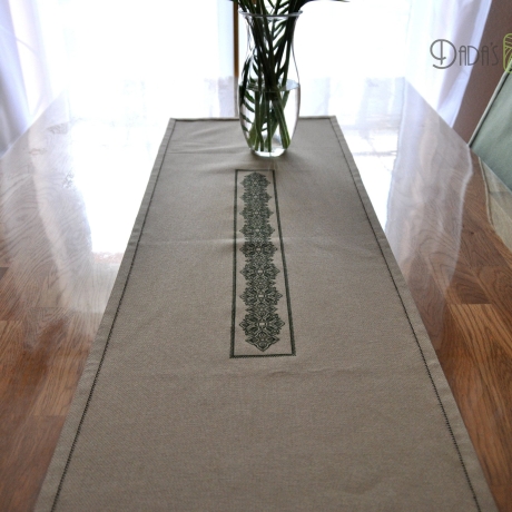 Tischläufer Beige mit grünem Muster, kreuzstich