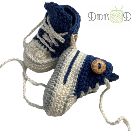 Babyschuhe/Babychucks gehäkelt blau - weiß Gr.ca 13-14