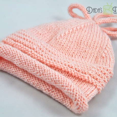 Gestrickte Babymütze in rosa