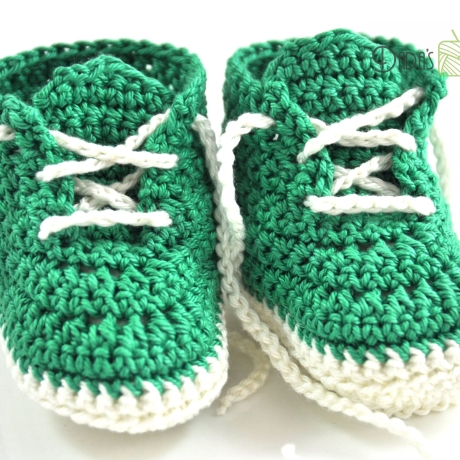 Babyschuhe gehäkelt golfgrün-weiß Gr. ca 15
