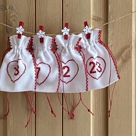 Adventskalender, Adventskalenderset Säckchen genäht und bestickt
