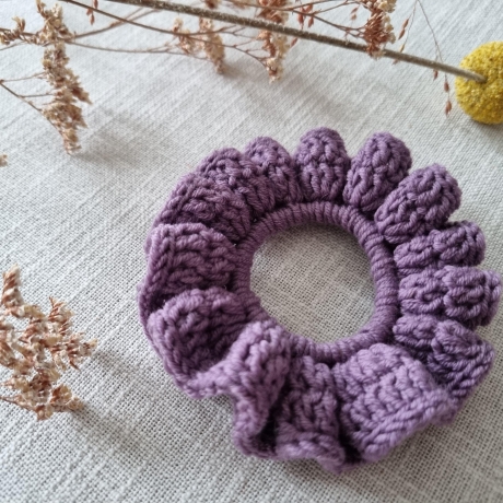 Handgemachtes gehäkeltes Scrunchie - Haargummi aus 100% Merinowolle