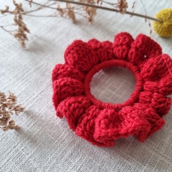 Gehäkeltes Scrunchie - Haargummi aus 100% Merinowolle