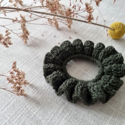 Handgemachtes gehäkeltes Scrunchie - Haargummi aus 100% Merinowolle