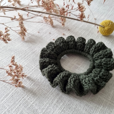 Handgemachtes gehäkeltes Scrunchie - Haargummi aus 100% Merinowolle