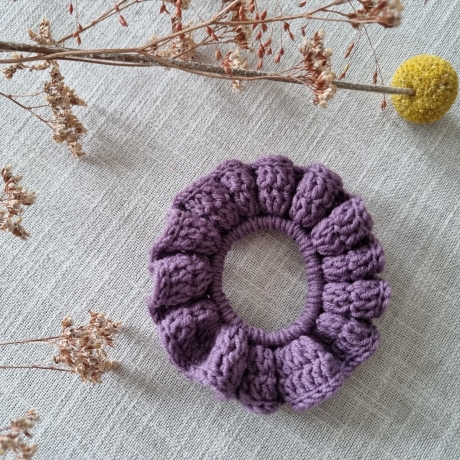 Handgemachtes gehäkeltes Scrunchie - Haargummi aus 100% Merinowolle