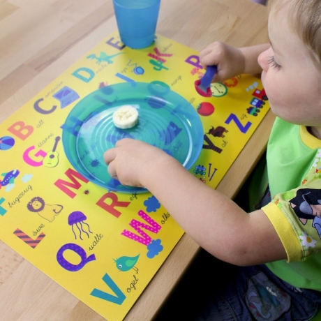 stabiles Vinyl Tischset mit Lerneffekt ABC gelb reißfest