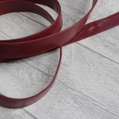 Gurtband aus Kunstleder 25 mm dunkelrot bordeaux