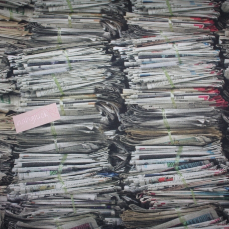 ab 1m Dekostoff Zeitung Zeitungsstapel MILA Digitaldruck